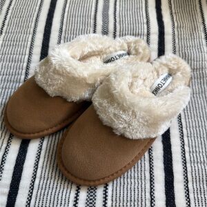 Minnetonka Tan Moccasin Slippers with Cream Lining